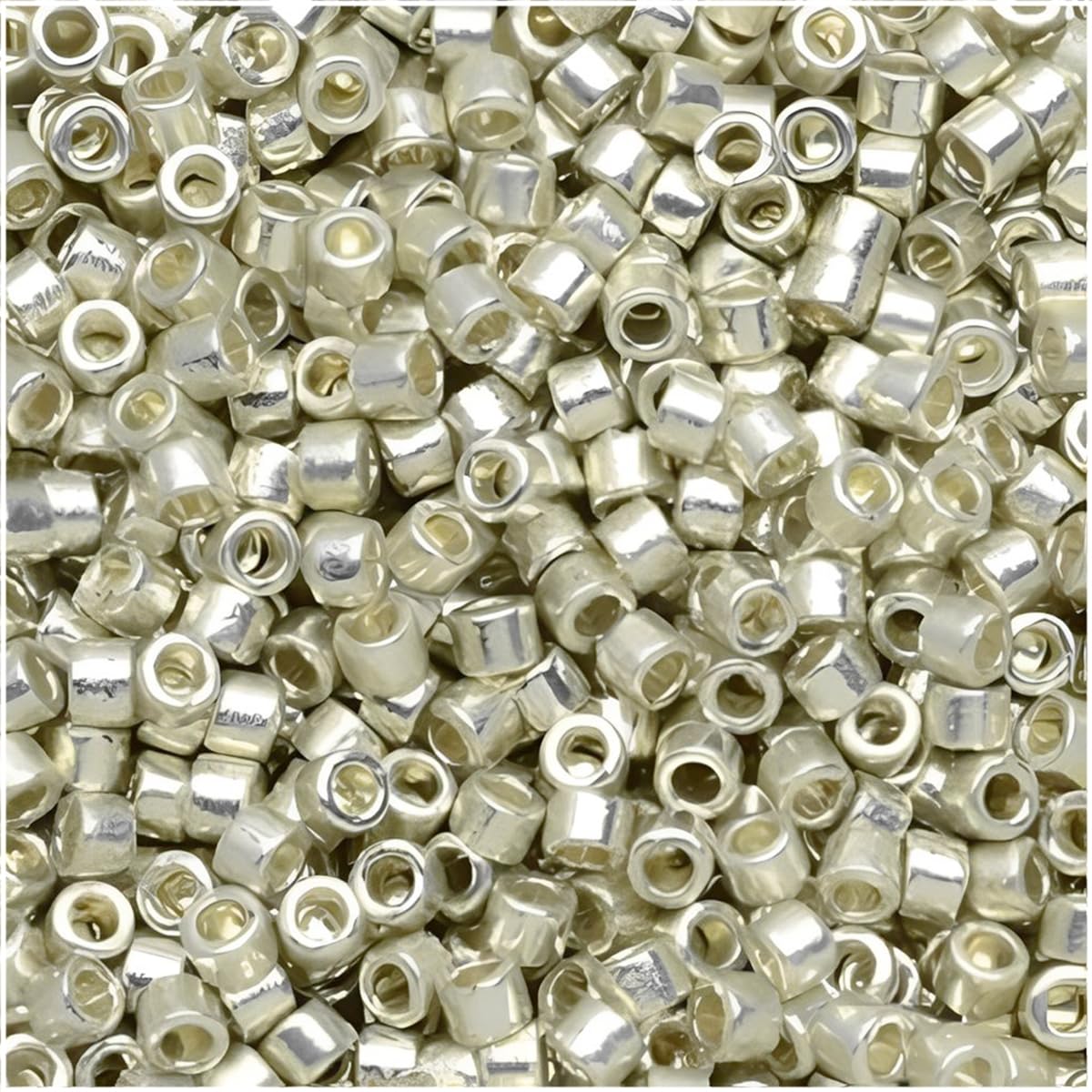 Mostacilla Miyuki Delica 11/0 DB1831 – Plateado Galvanizado Duracoat