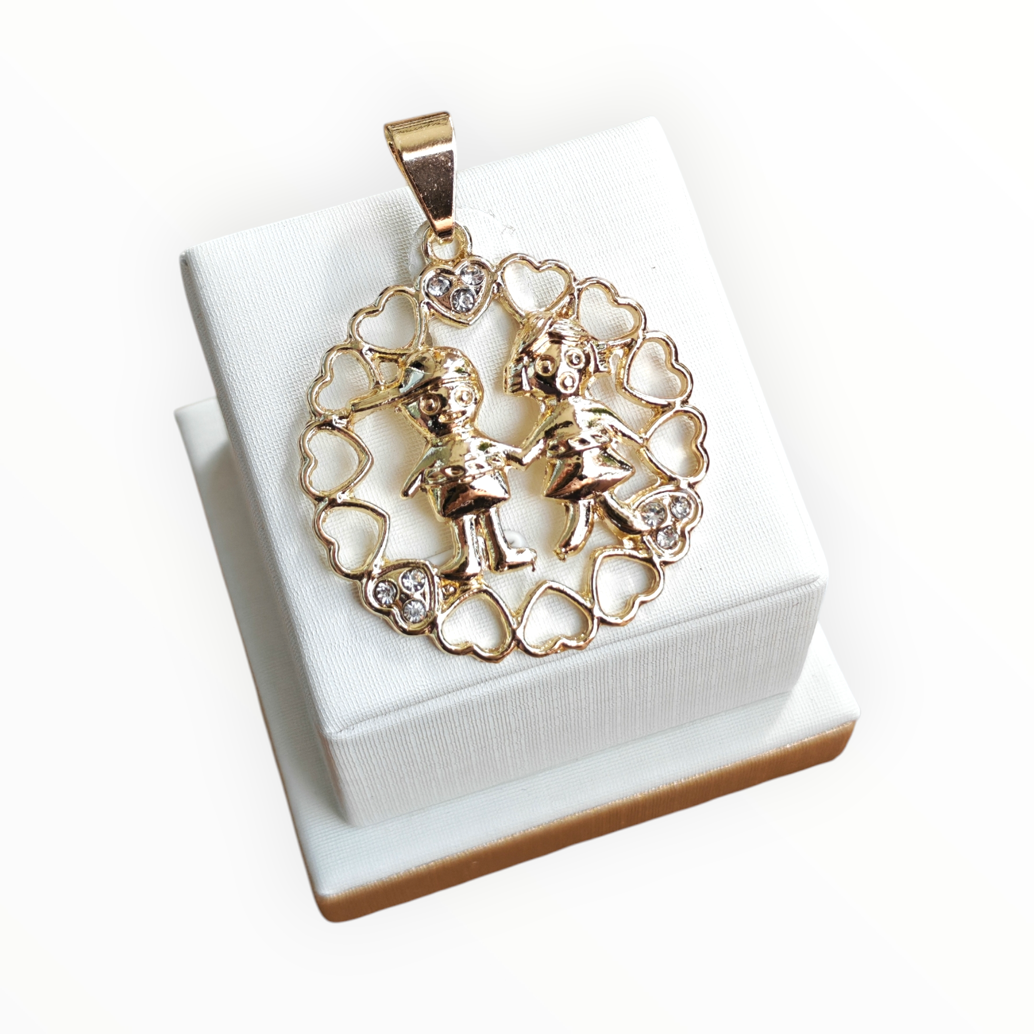 Dije Niños en Oro Laminado 14K – Símbolo de Unión y Amor