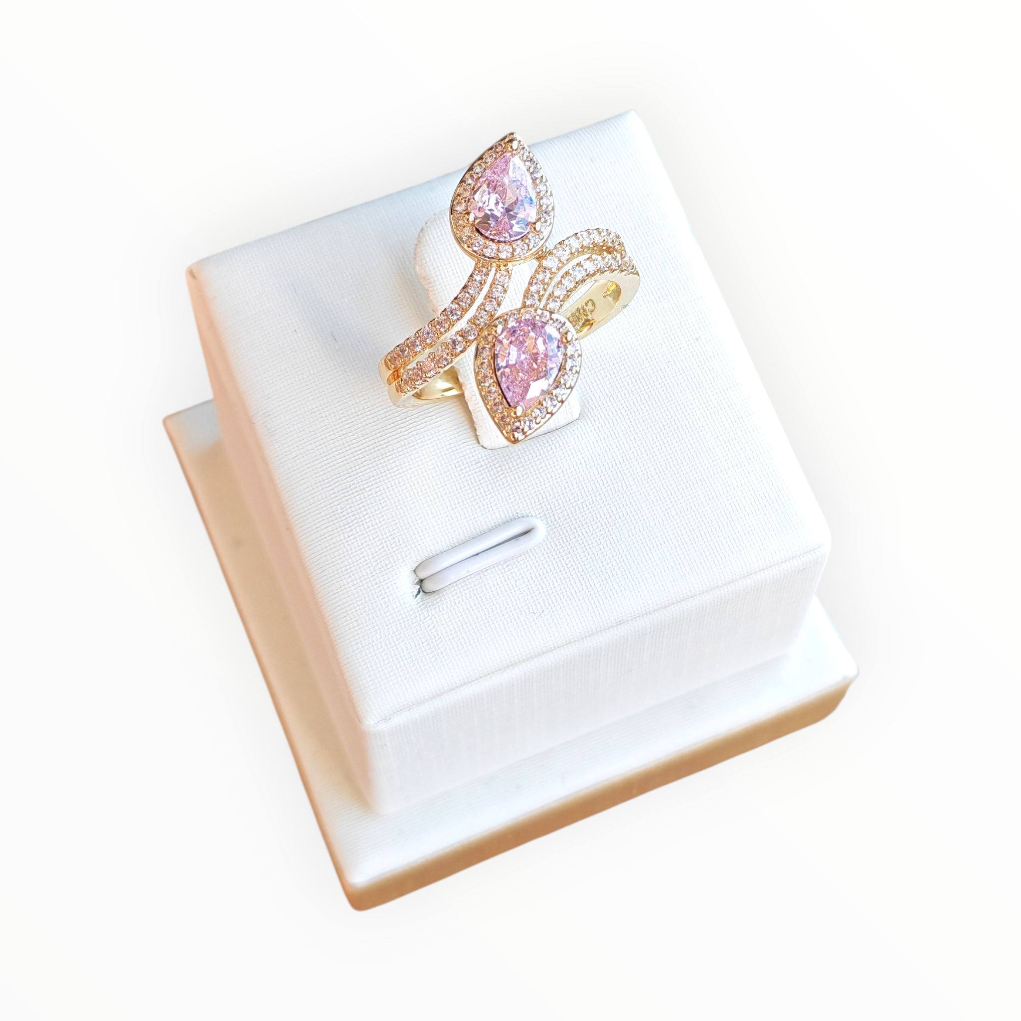 Anillo Doble Lágrima de Oro Laminado 14K – Brillo y Elegancia