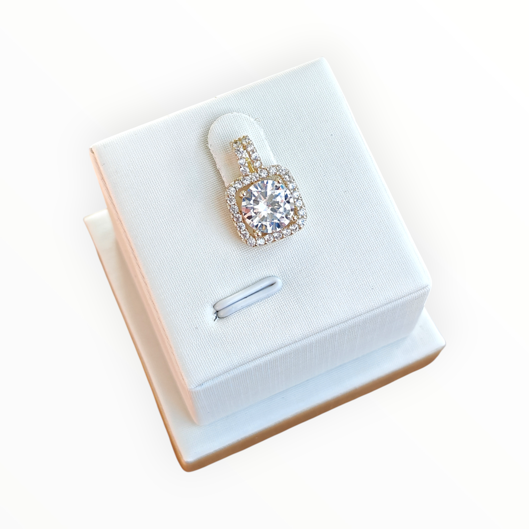 Dije Halo en Oro Laminado 14K – Brillo que Enmarca tu Esencia