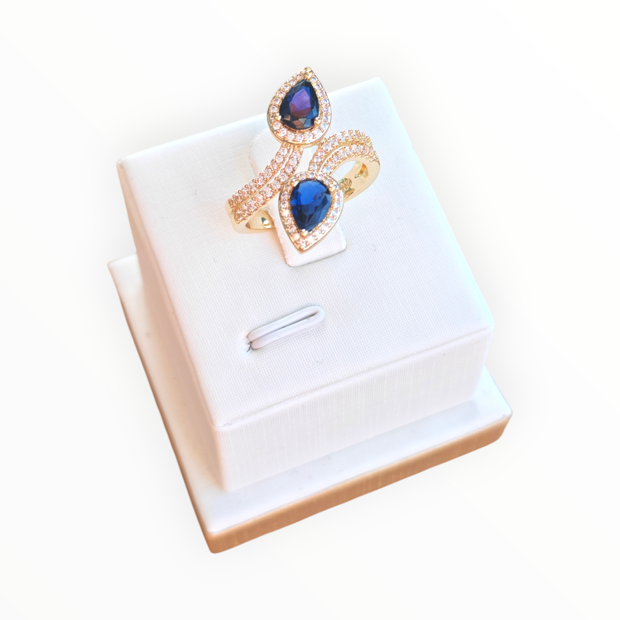 Anillo Doble Lágrima de Oro Laminado 14K – Brillo y Elegancia