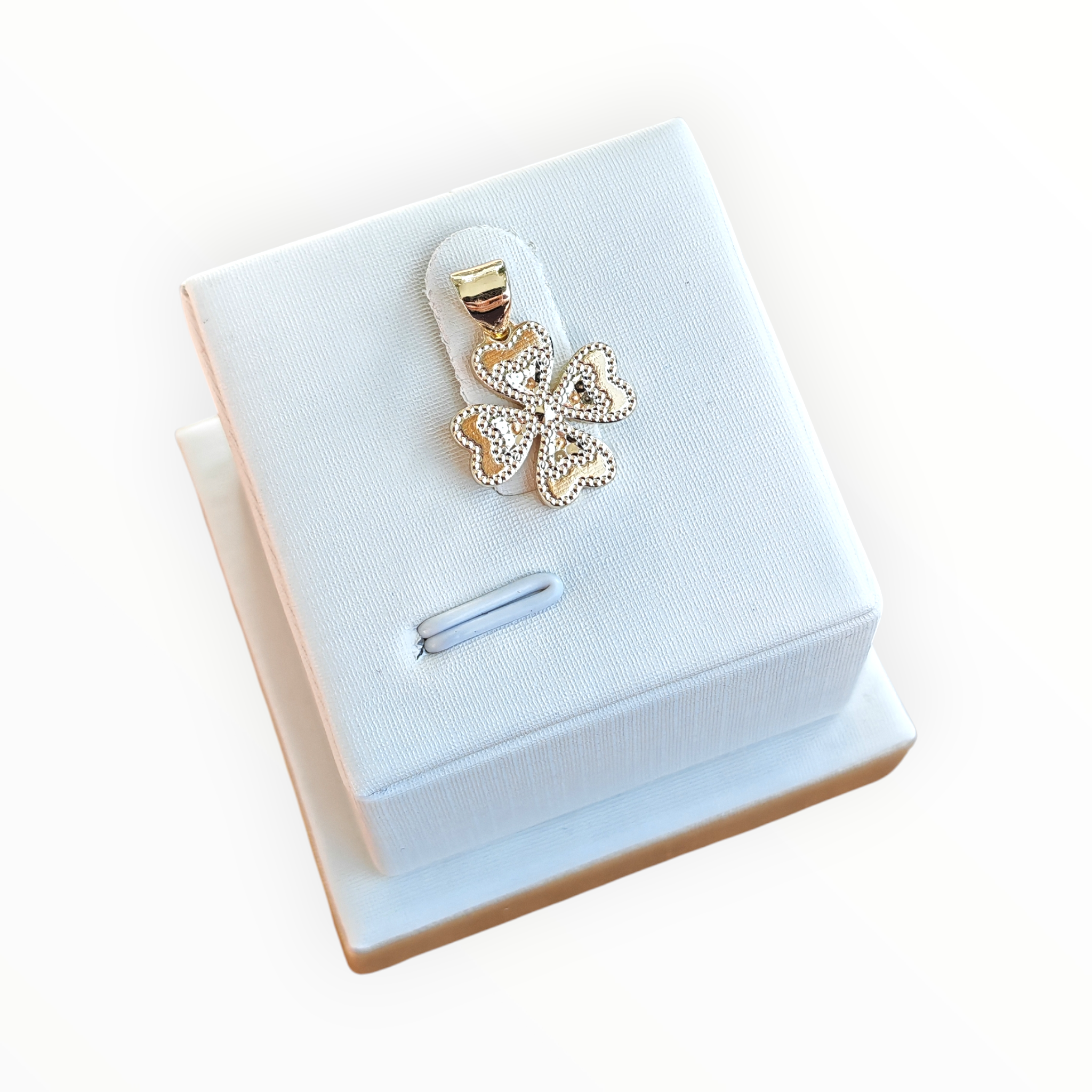 Dije Trébol en Oro Laminado 14K – Amuleto de Buena Fortuna