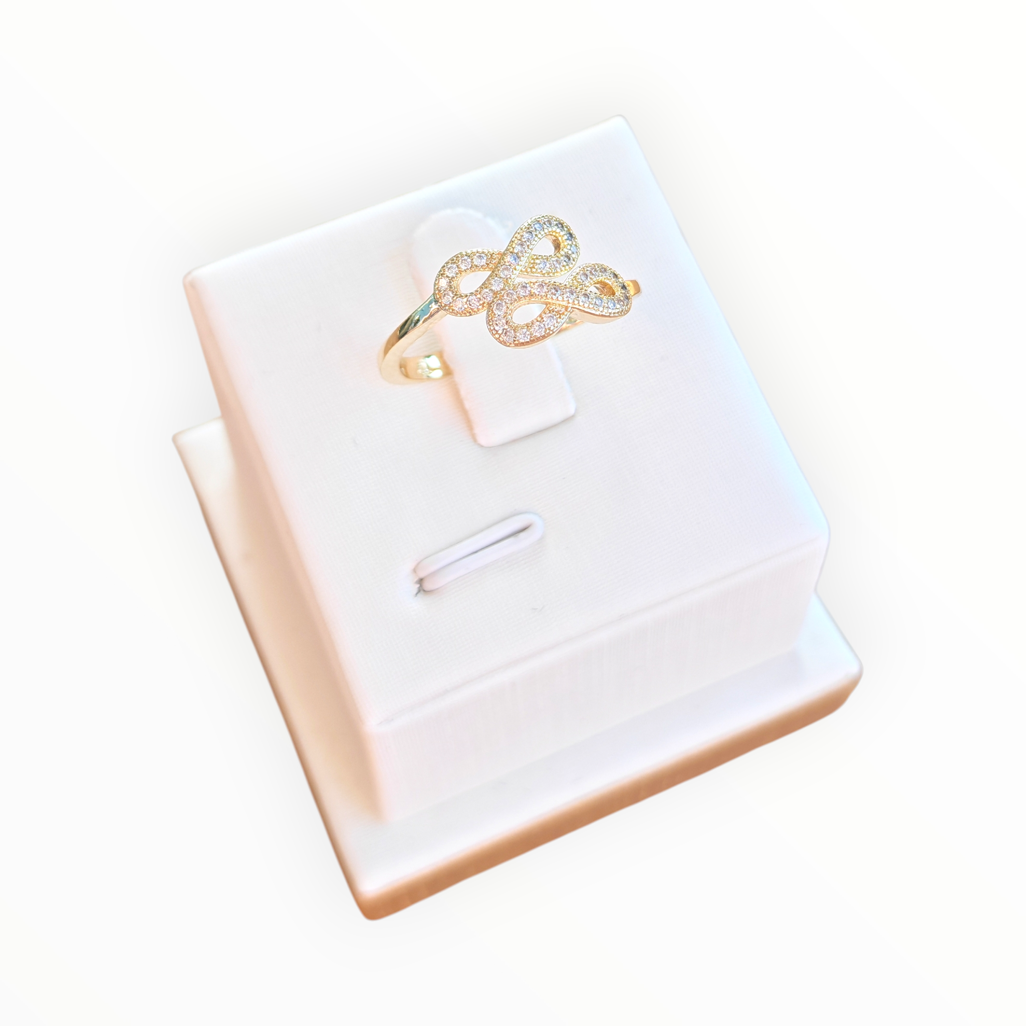 Lazos Eternos – Anillo Doble Infinito en Oro Laminado 14K