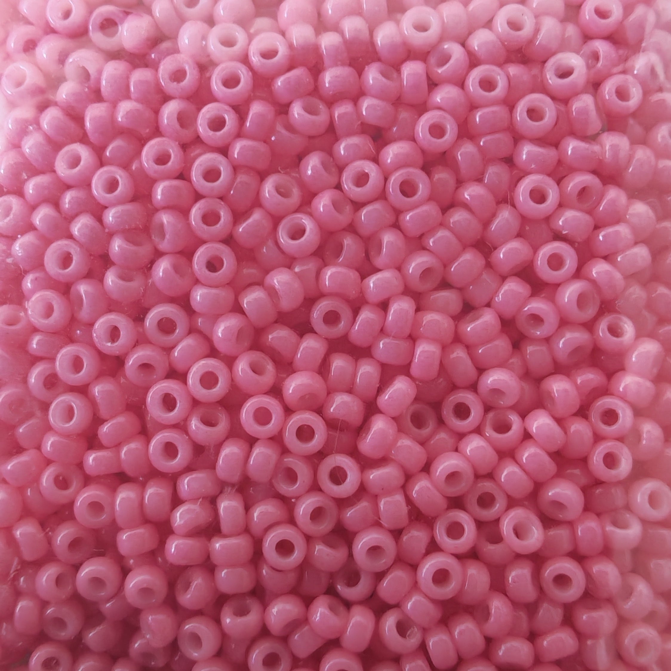 Mostacilla Miyuki Rocalla 15/0 – Rosado Opaque Duracoat