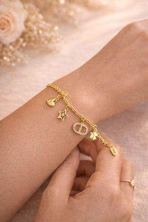 Pulsera Charms con Inicial Brillante – Oro Laminado 14K
