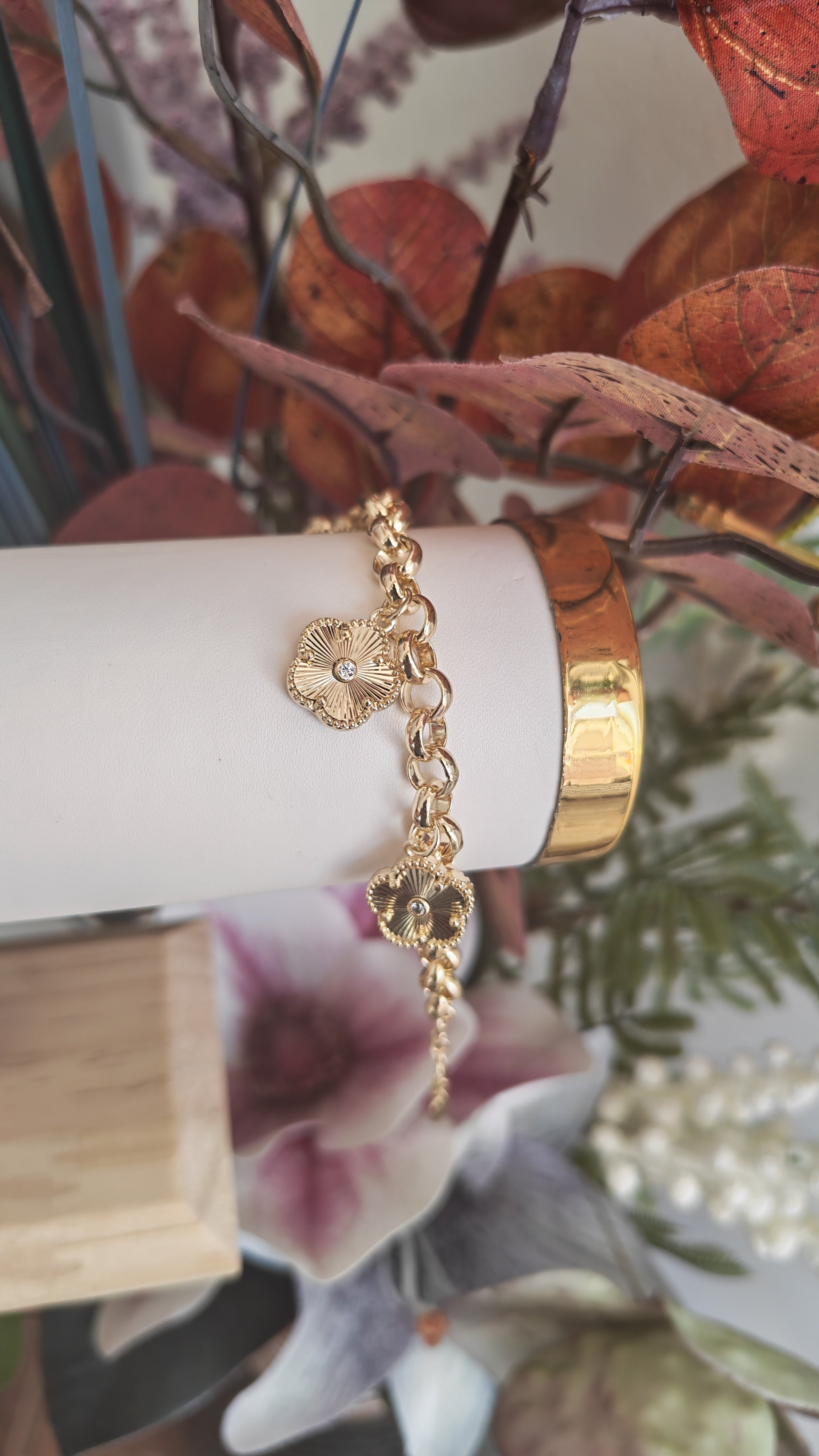 Pulsera Flores Colgantes – Oro Laminado 14K