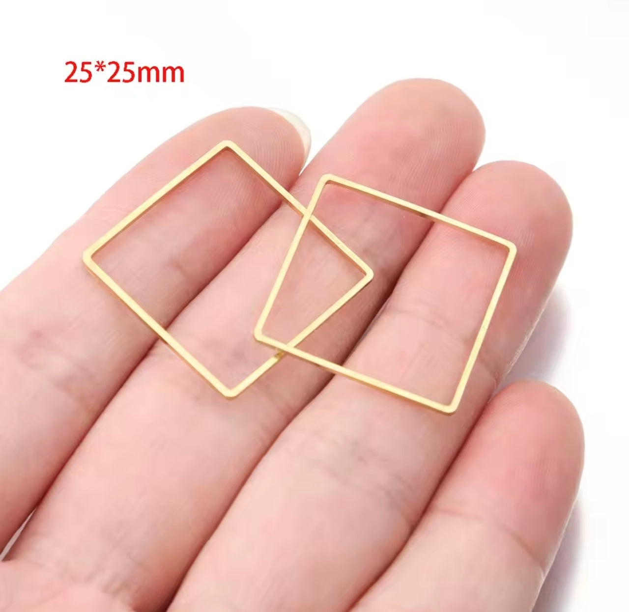 Bases Cuadrados Dorados 25×25 mm – Figuras para Bisutería