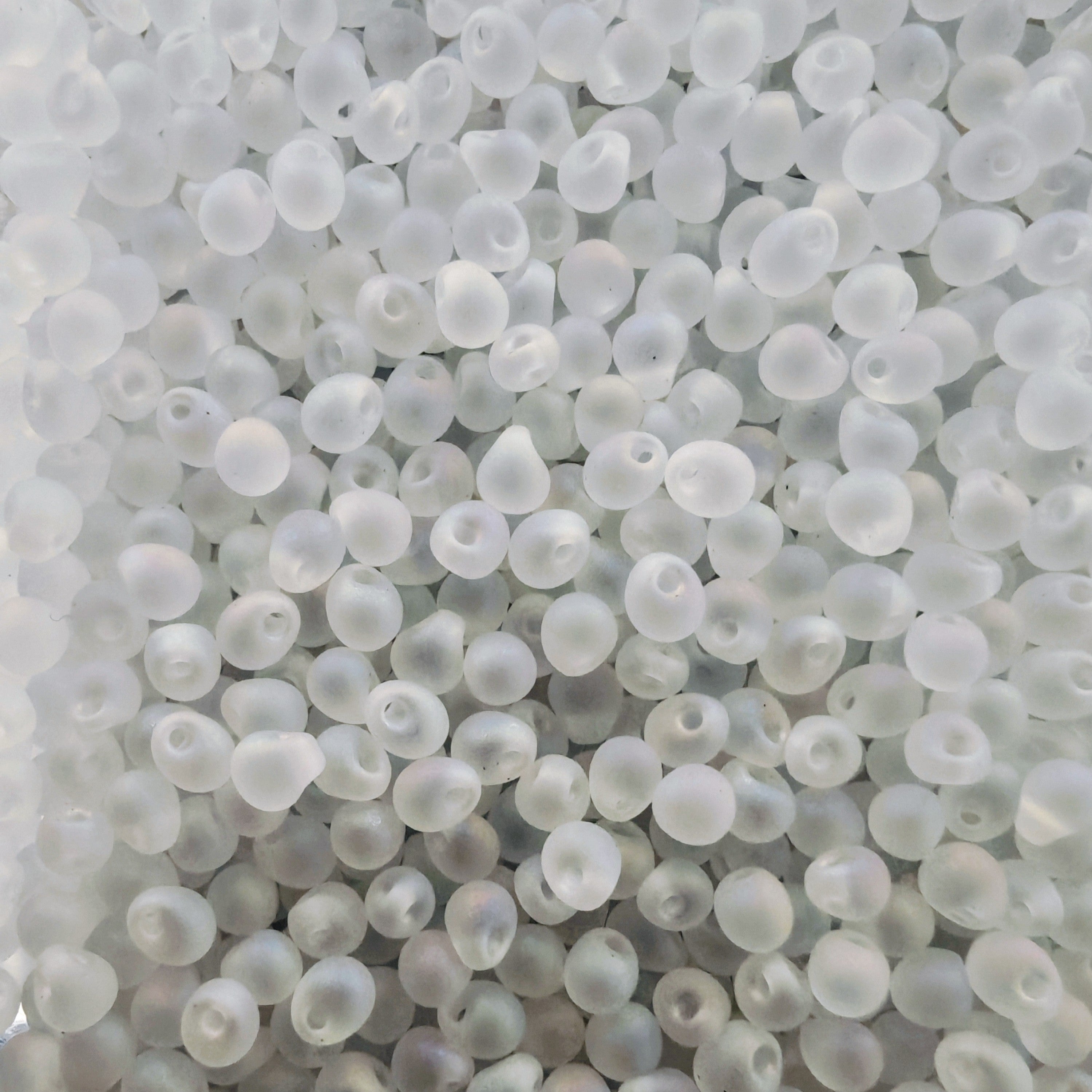 Miyuki Drop 3.4 mm DP131FR – Blanco Transparente Frosted