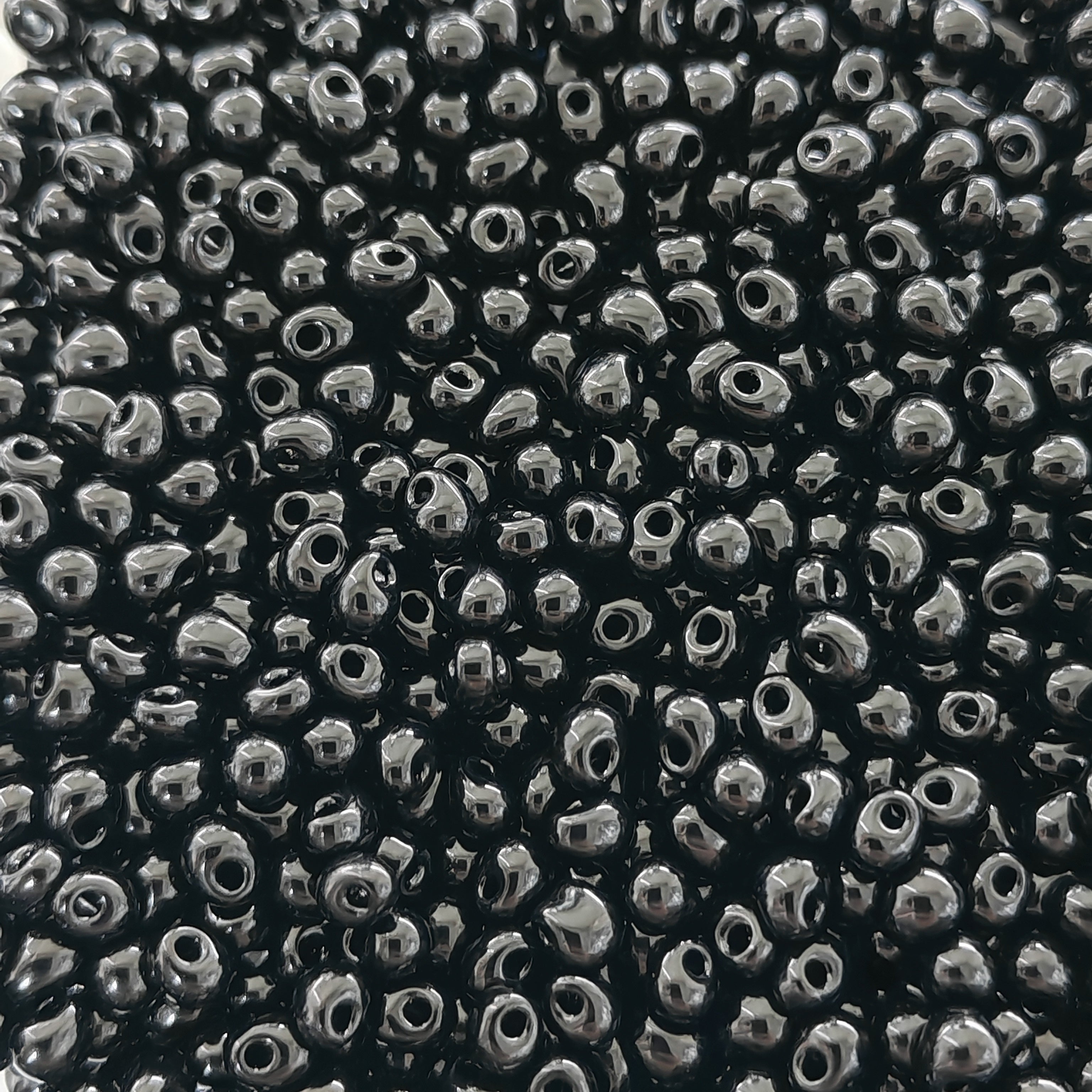 Miyuki Drop 3.4 mm DP401 – Negro