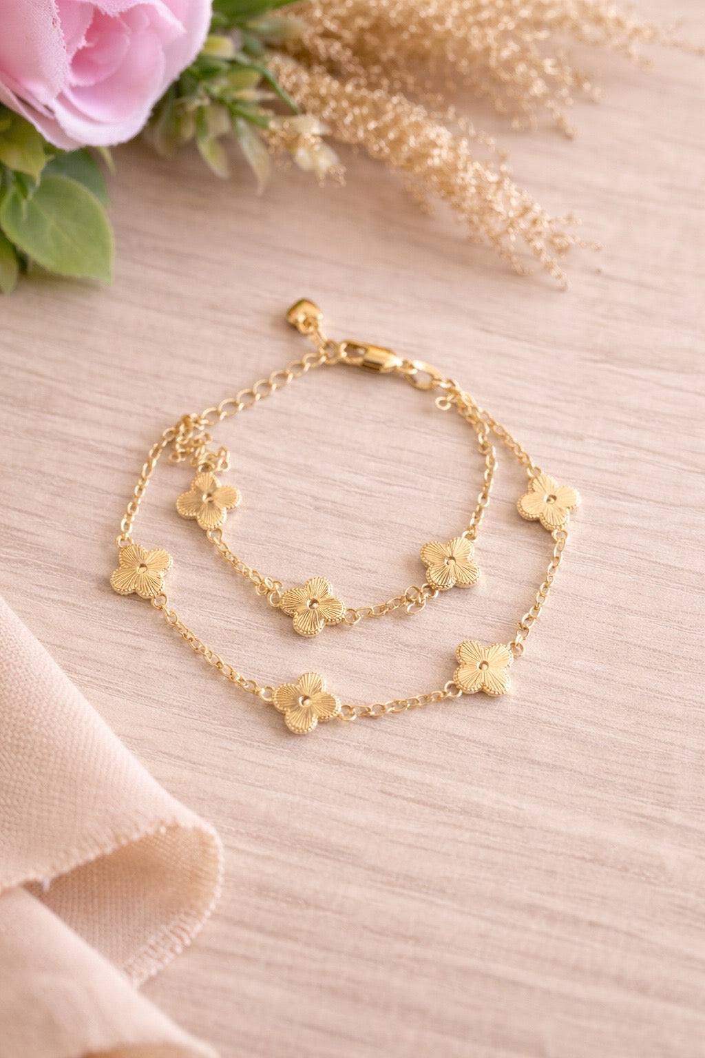 Pulsera Trébol Flor – Oro Laminado 14K | 19 cm