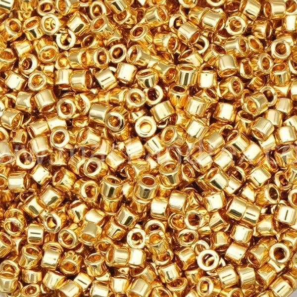Miyuki Delica 11/0 DB31 Bañada en Oro 24Kt