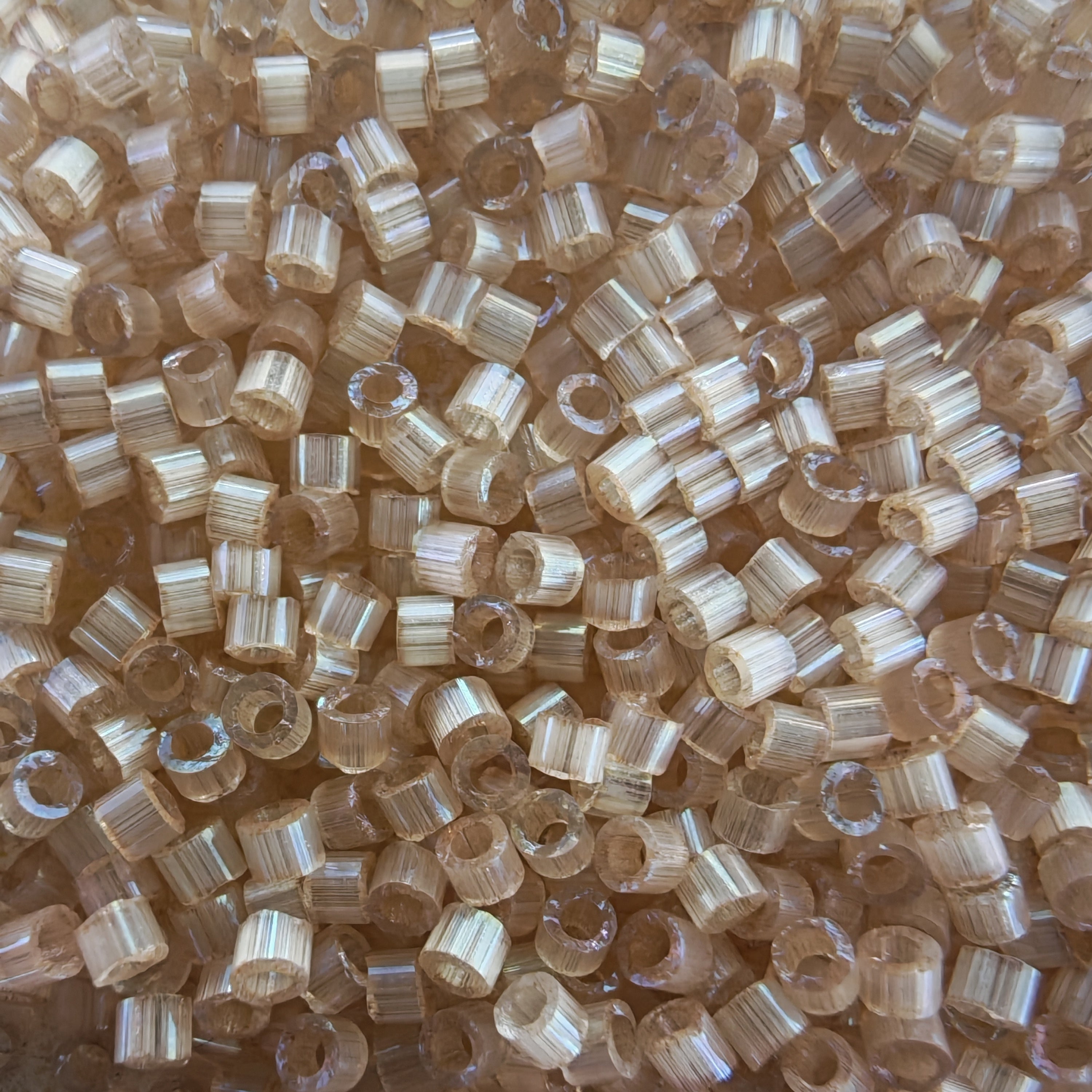 Mostacilla Miyuki Delica 11/0 DB1802 – Silk Champagne