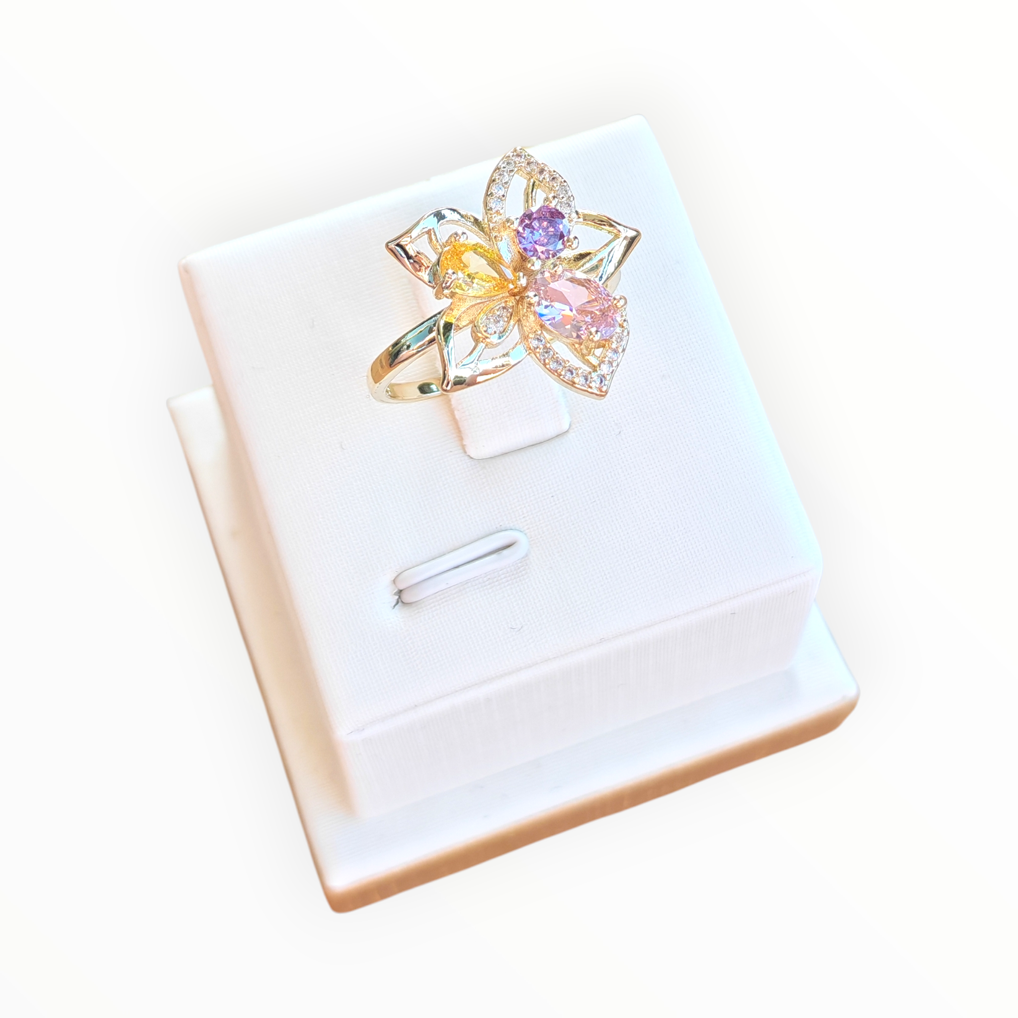 Jardín de Luz – Anillo Floral en Oro Laminado 14K