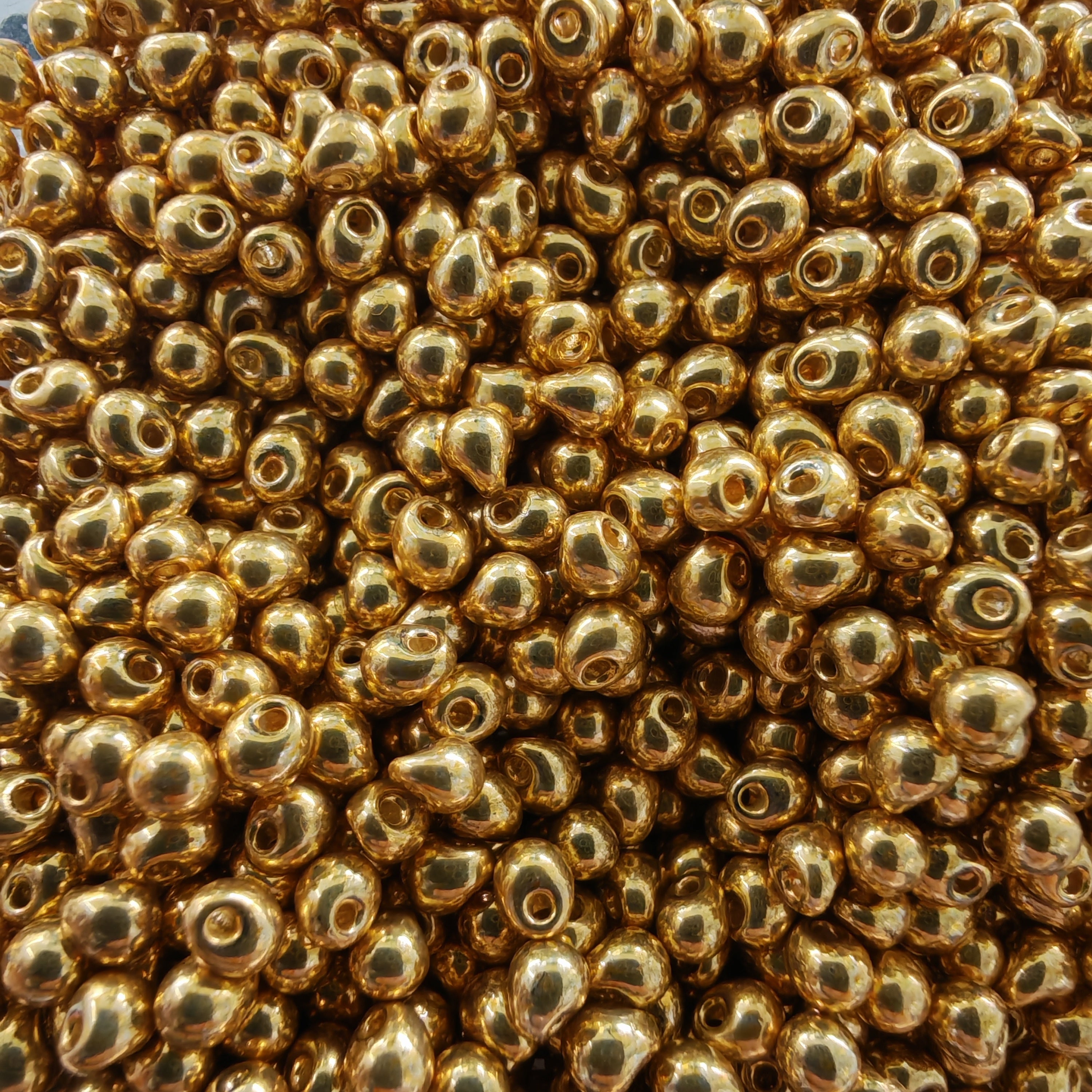 Miyuki Drop 3.4 mm 4202 – Dorado Duracoat Galvanizado